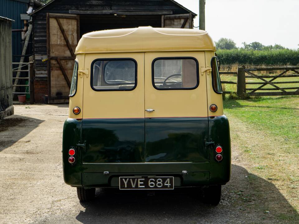 Image 13/50 of Bedford CA Dormobile (1961)