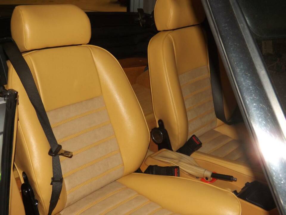 Bild 38/50 von Alfa Romeo 2.0 Spider (1992)