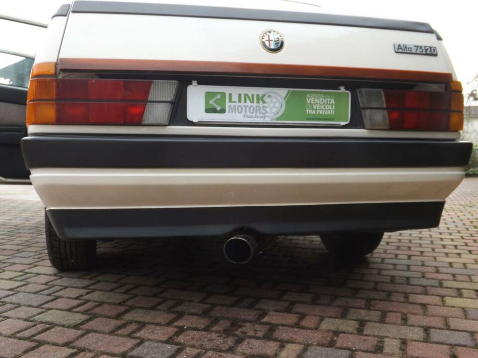 Imagen 41/50 de Alfa Romeo 75 2.0 (1986)