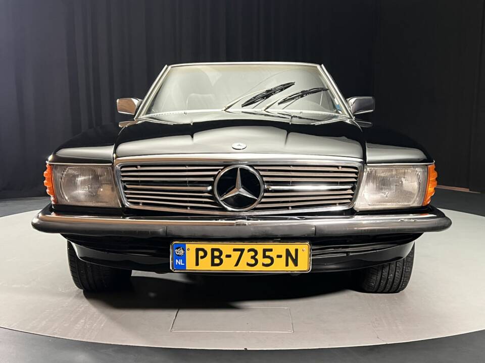 Image 3/8 de Mercedes-Benz 380 SL (1982)