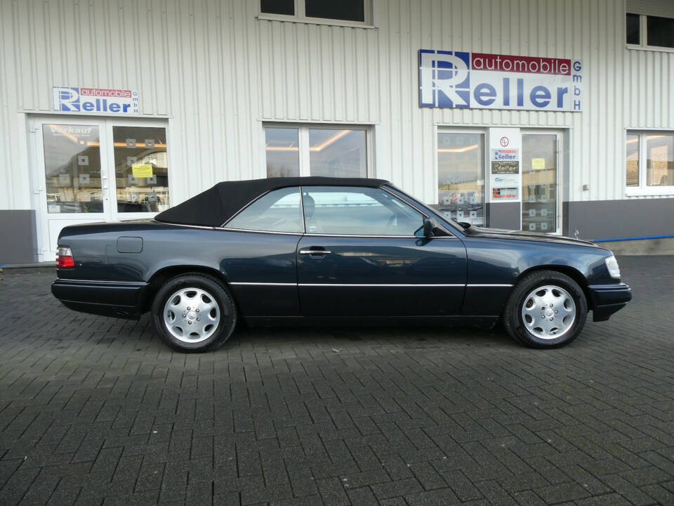 Bild 7/24 von Mercedes-Benz E 320 (1994)
