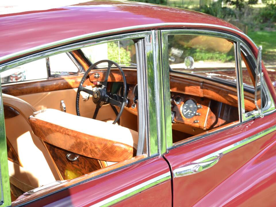 Immagine 2/39 di Jaguar Mk VII M (1955)