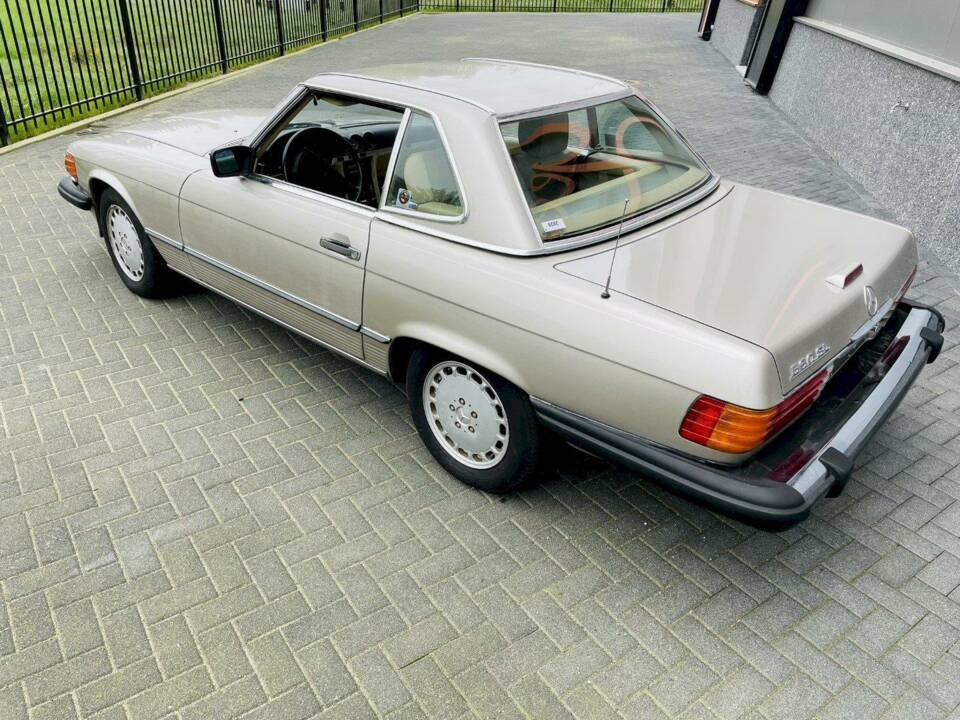 Bild 7/36 von Mercedes-Benz 560 SL (1989)