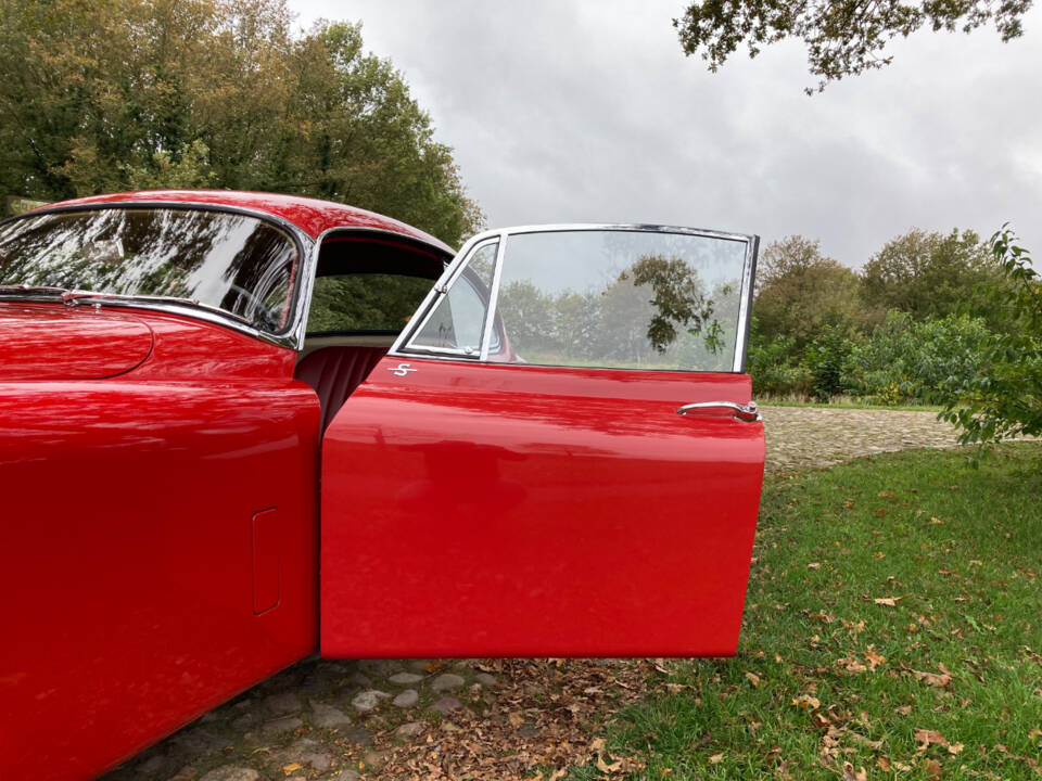 Immagine 18/51 di Jaguar XK 150 S FHC (1960)