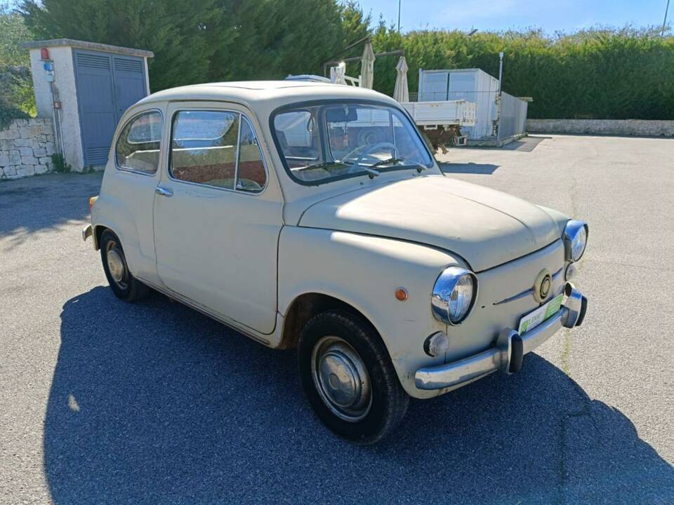 Image 5/44 of FIAT 600 D (1967)
