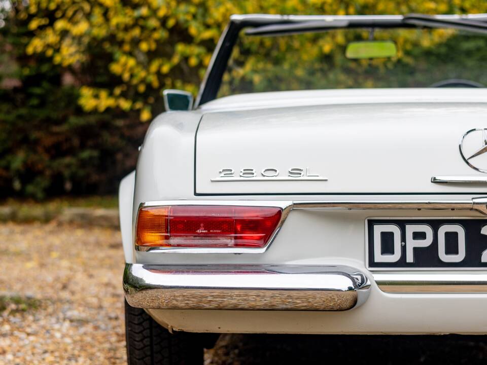 Image 30/50 of Mercedes-Benz 280 SL (1968)