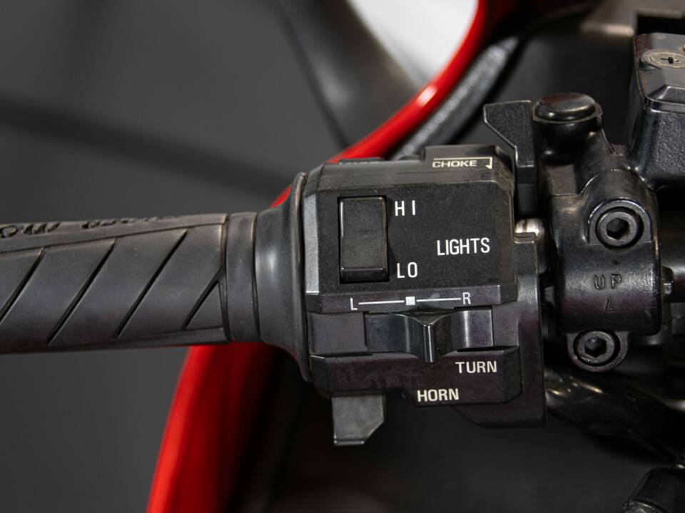 Imagen 41/47 de Kawasaki GPz 1000RX (1986)