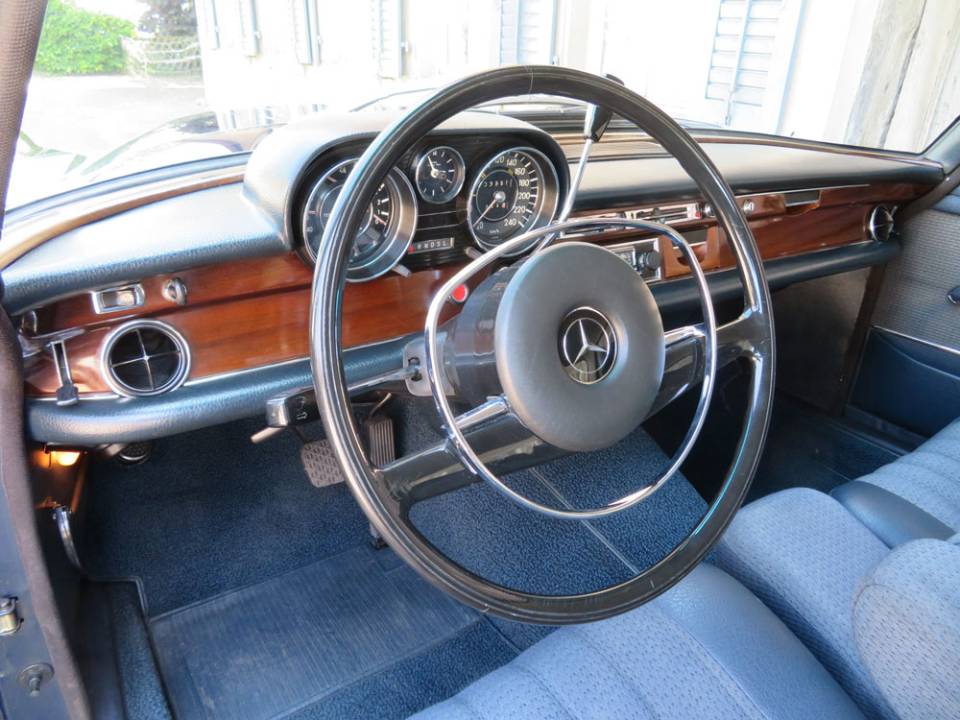 Immagine 11/18 di Mercedes-Benz 280 S (1971)