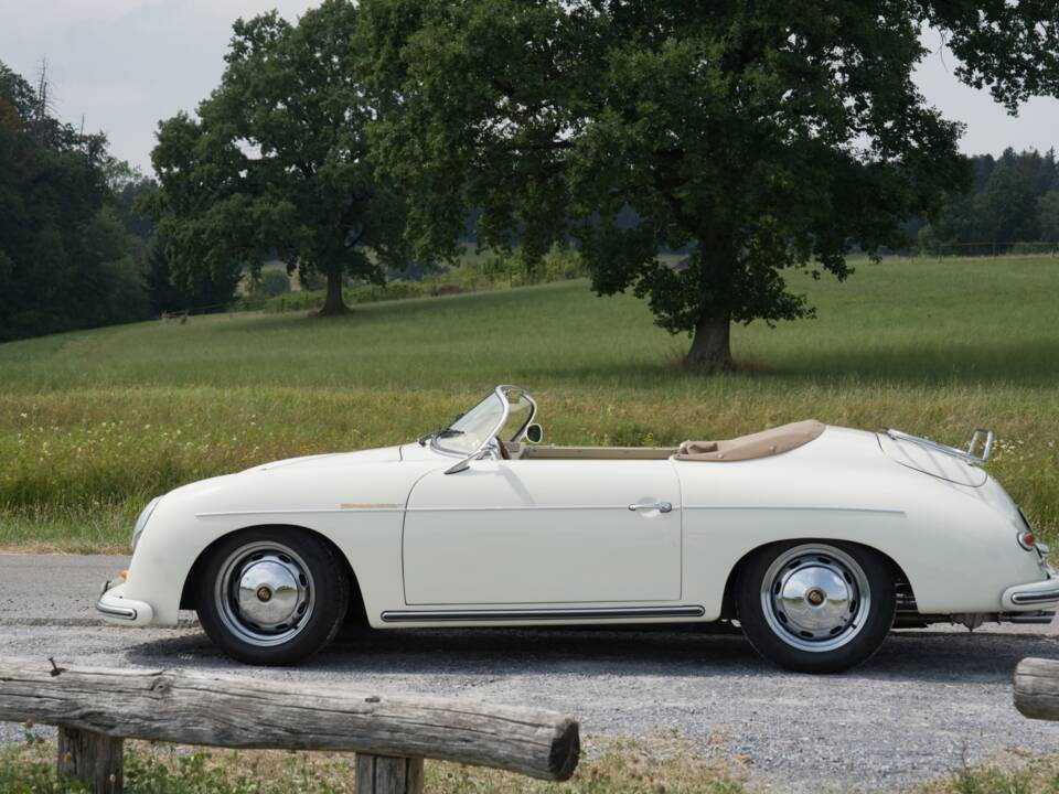 Immagine 2/49 di RCH Replicar Hellas 356 Speedster Sport (1973)