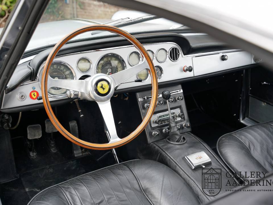 Immagine 19/50 di Ferrari 250 GT&#x2F;E (1964)