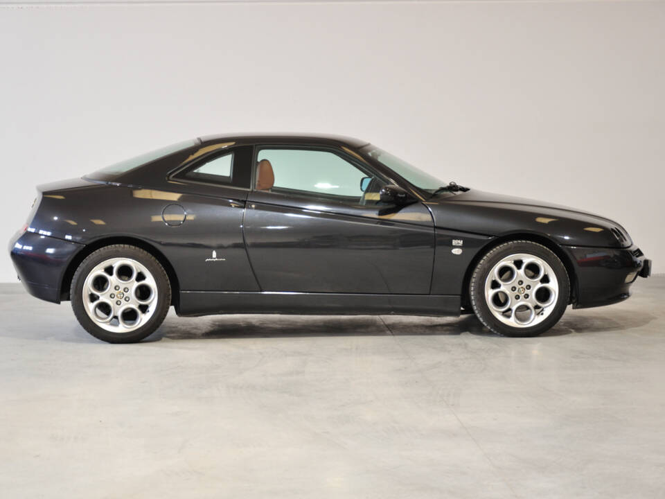 Image 24/29 of Alfa Romeo GTV 2.0 Twin Spark (2001)