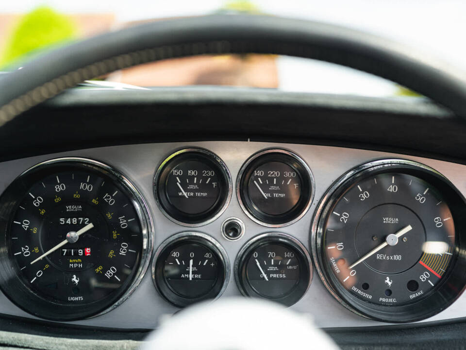 Image 12/30 de Ferrari 365 GTB&#x2F;4 Daytona (1973)
