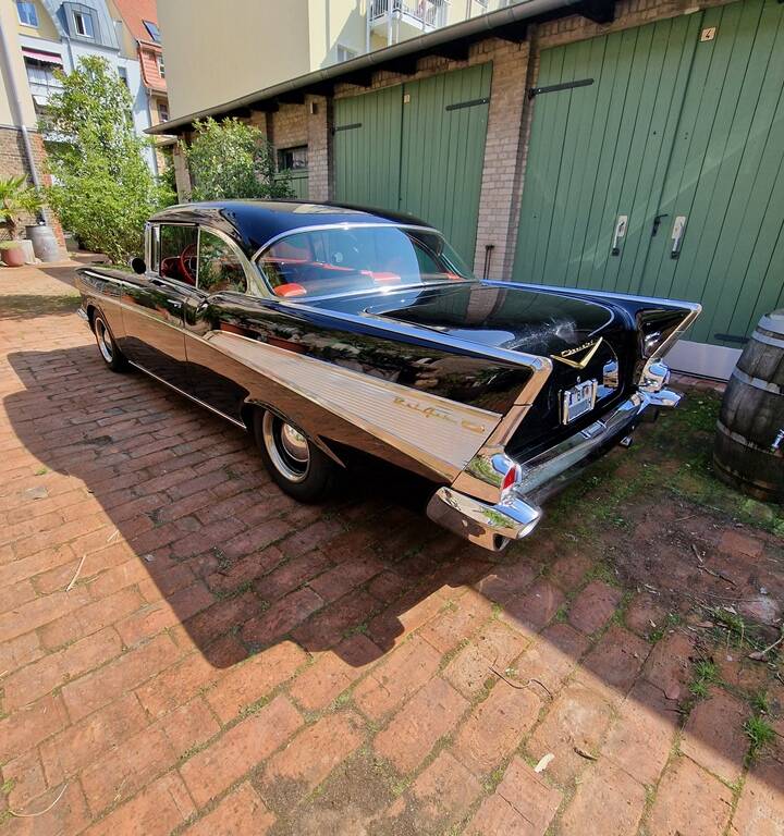 Image 3/144 of Chevrolet Bel Air Hardtop Coupe (1957)