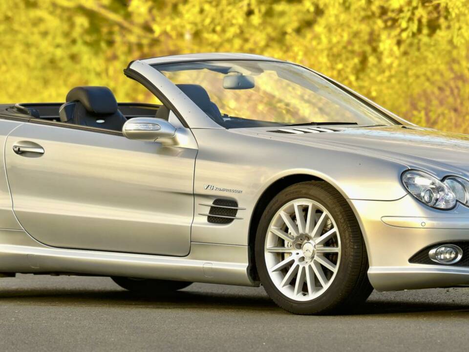 Image 7/50 of Mercedes-Benz SL 55 AMG (2006)