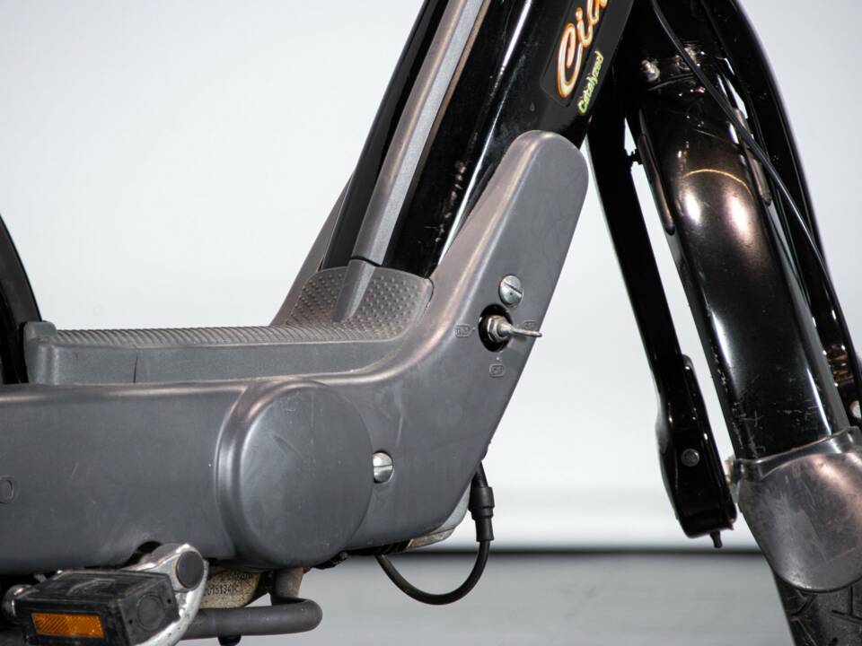 Bild 30/49 von Piaggio DUMMY (2002)