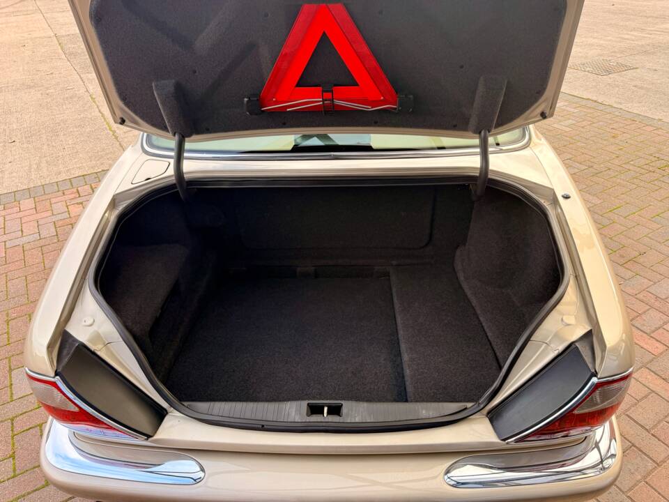 Bild 19/32 von Jaguar XJ 8 Sovereign (1999)