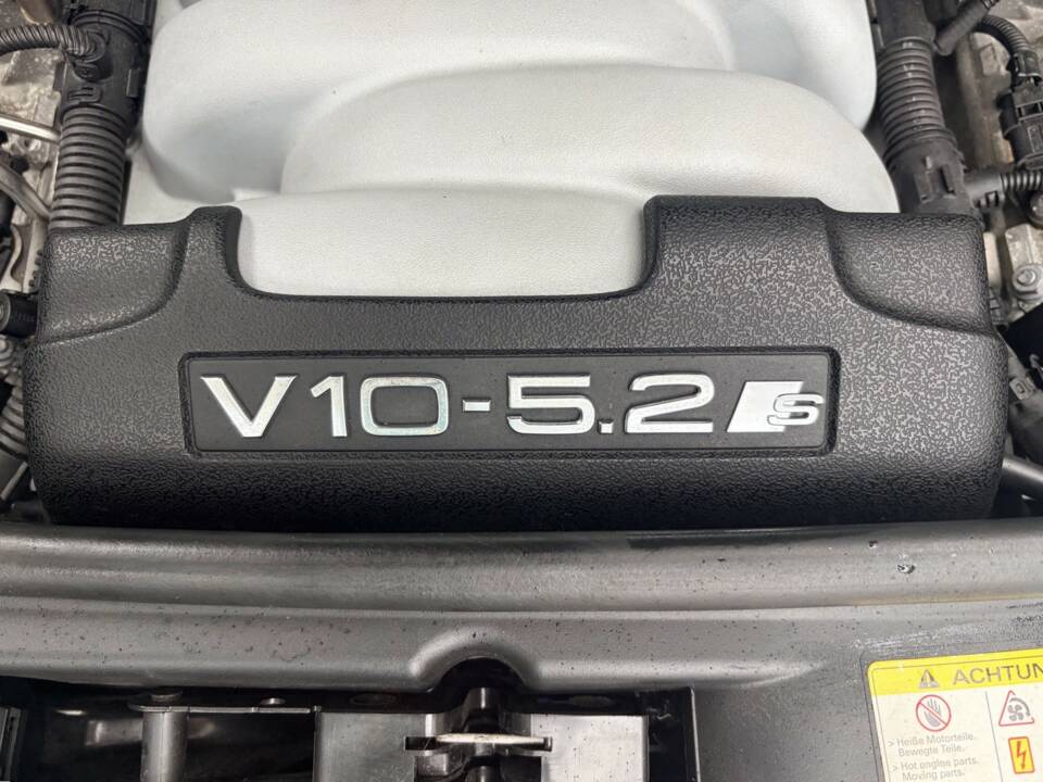 Imagen 12/42 de Audi S6 Avant 5.2 V10 quattro (2006)