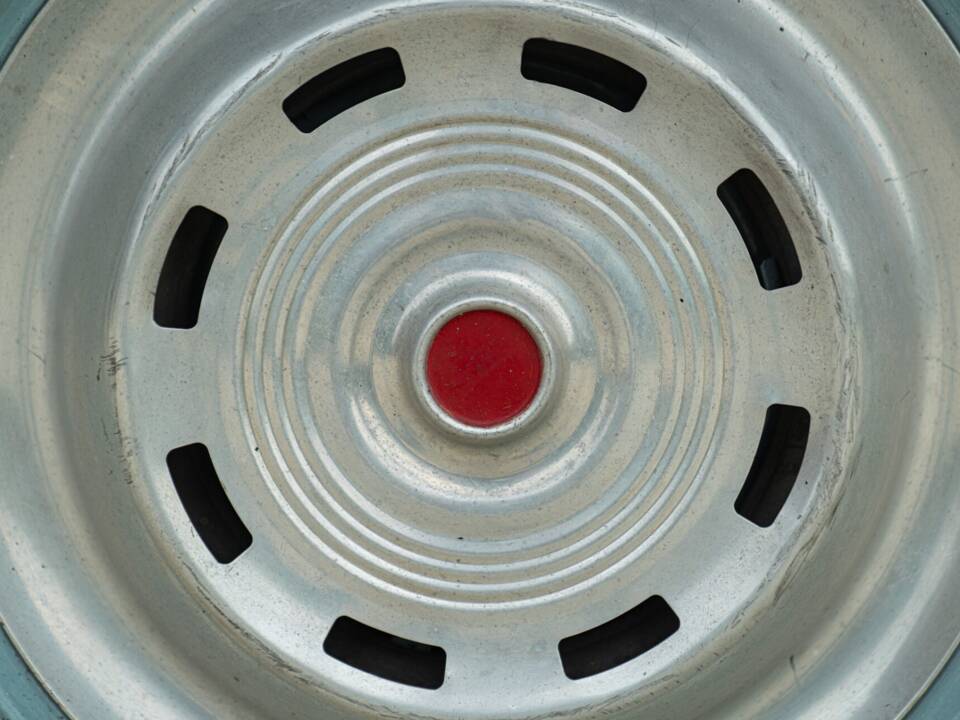Image 27/50 of SIMCA Aronde P 60 Monthléry Spéciale (1960)