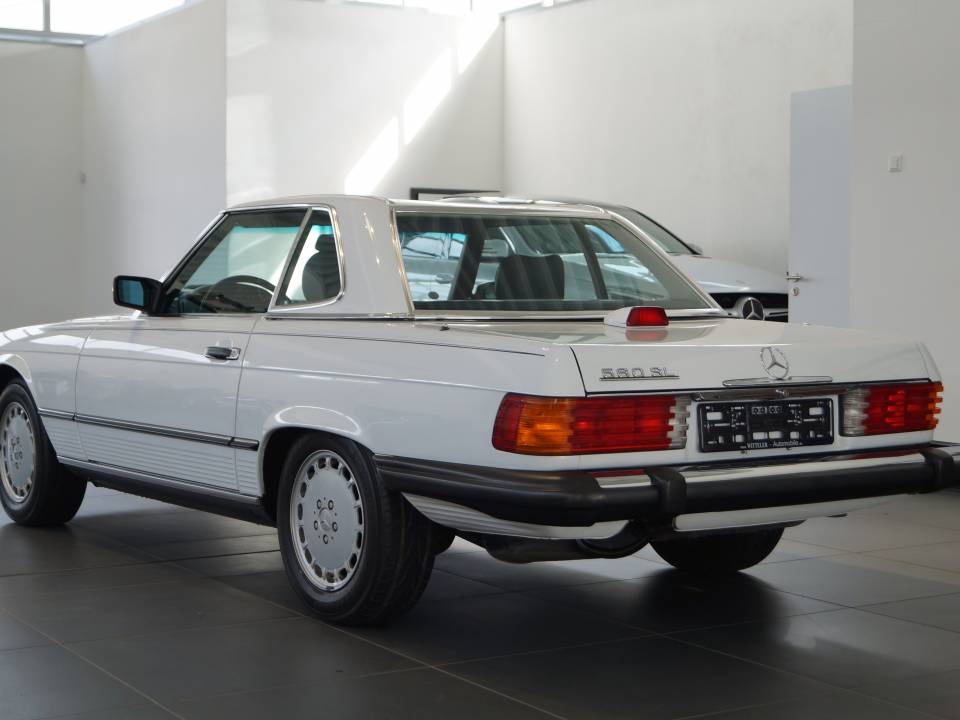 Bild 18/23 von Mercedes-Benz 560 SL (1986)