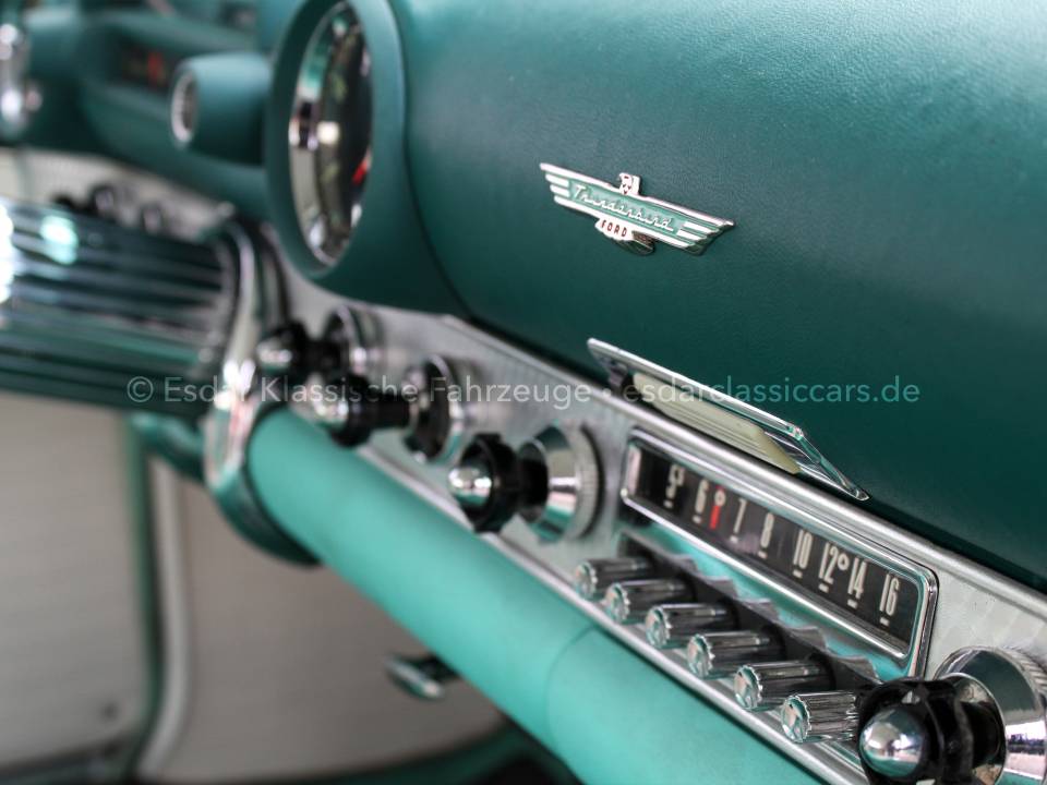Image 22/40 of Ford Thunderbird (1955)