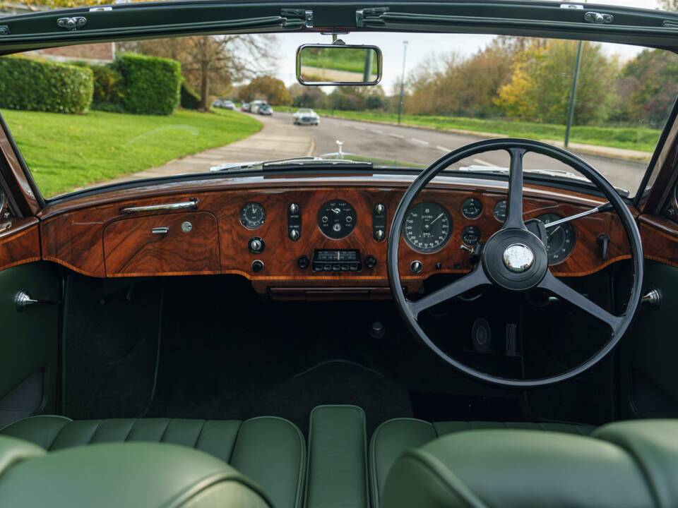 Bild 16/29 von Bentley S1 DHC Park Ward (1958)