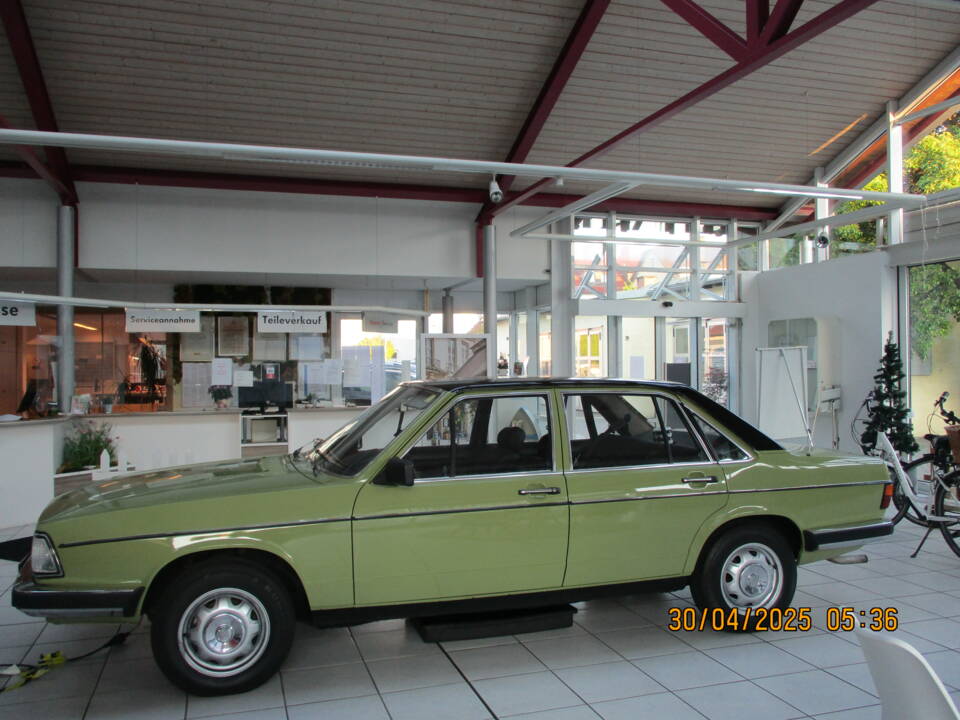 Image 2/12 of Audi 100 5S (1979)