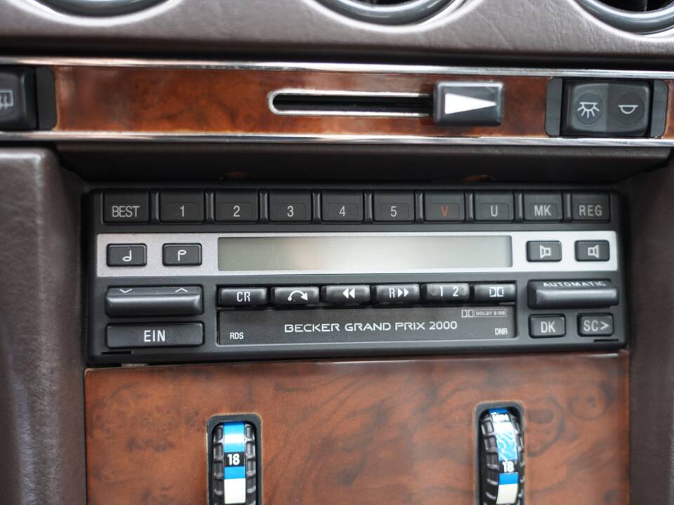 Image 10/17 of Mercedes-Benz 420 SL (1986)