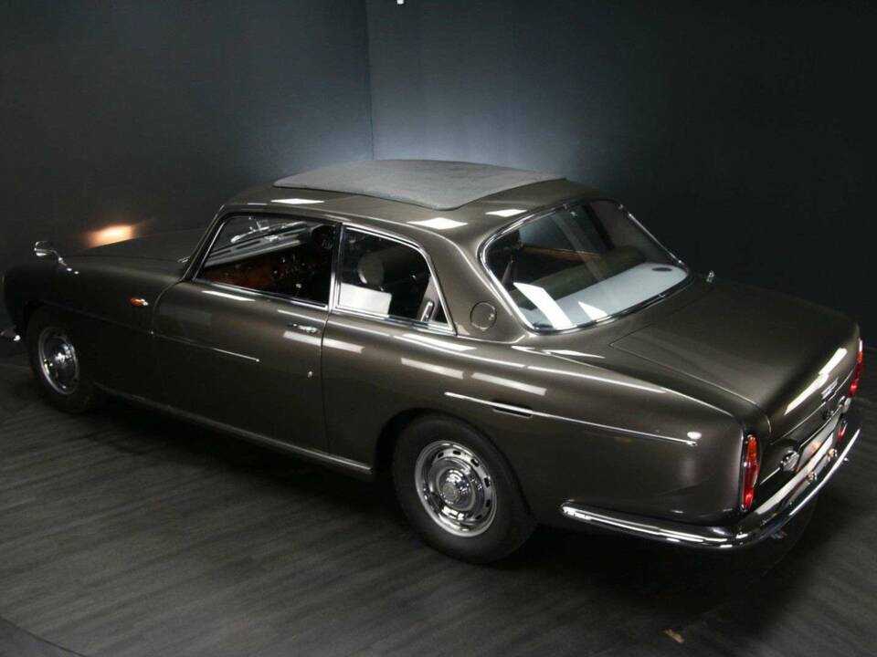 Image 36/50 de Bristol 411 Mk. I (1970)