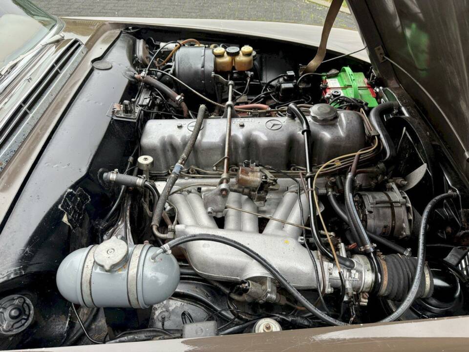 Image 30/36 de Mercedes-Benz 250 SL (1968)