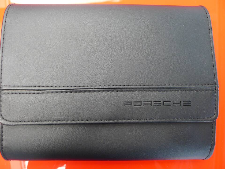 Image 14/41 of Porsche 911 Carrera 4S (2004)