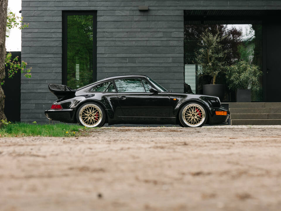 Afbeelding 10/95 van Porsche 911 Turbo 3.3 (1991)