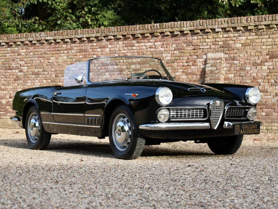 Bild 35/50 von Alfa Romeo 2000 Spider (1961)