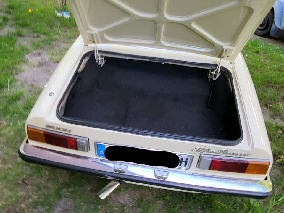 Image 6/37 of Alfa Romeo Spider Veloce 2000 (1982)