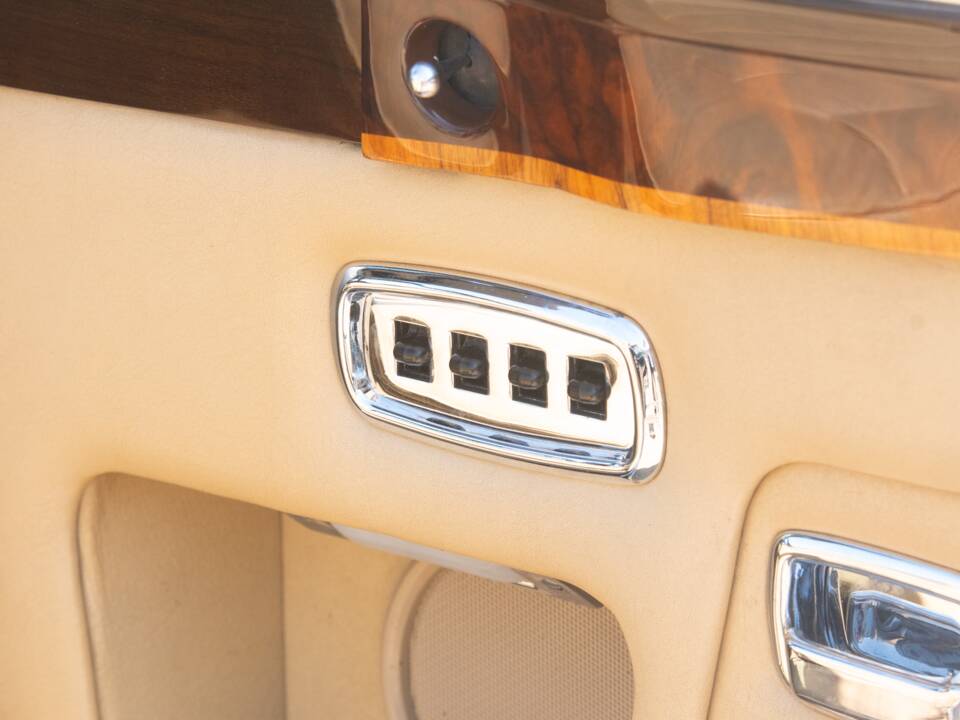 Image 15/50 de Rolls-Royce Corniche I (1981)