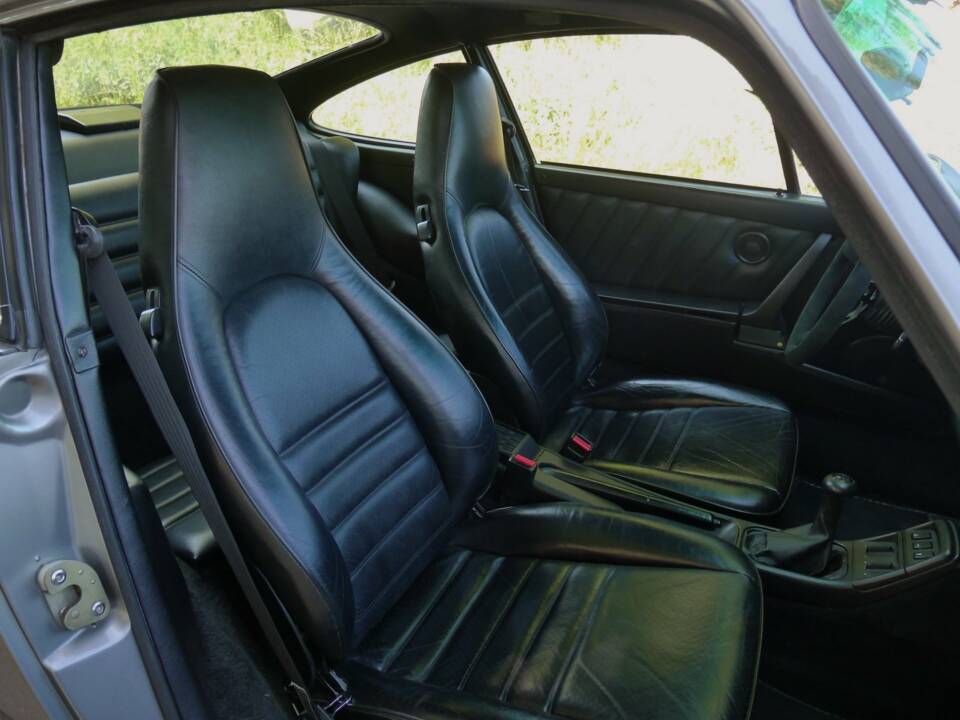 Immagine 29/31 di Porsche 911 Carrera 4 (1989)