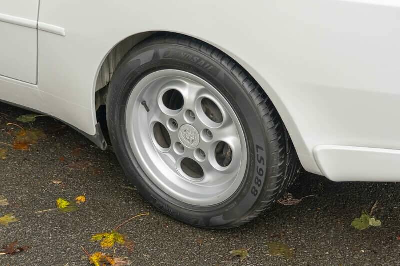 Image 29/41 of Porsche 944 Turbo (1986)