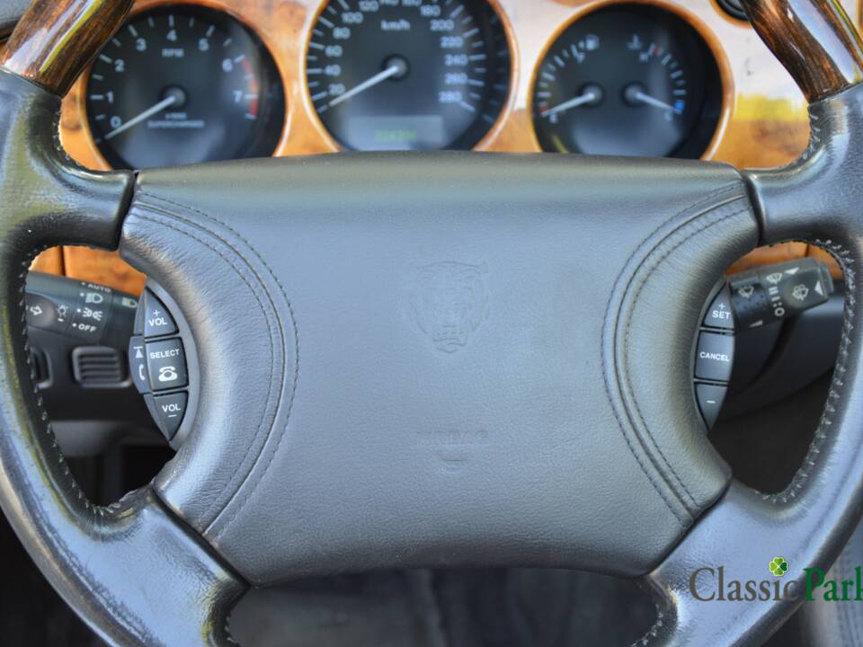 Afbeelding 43/50 van Jaguar XKR (2000)