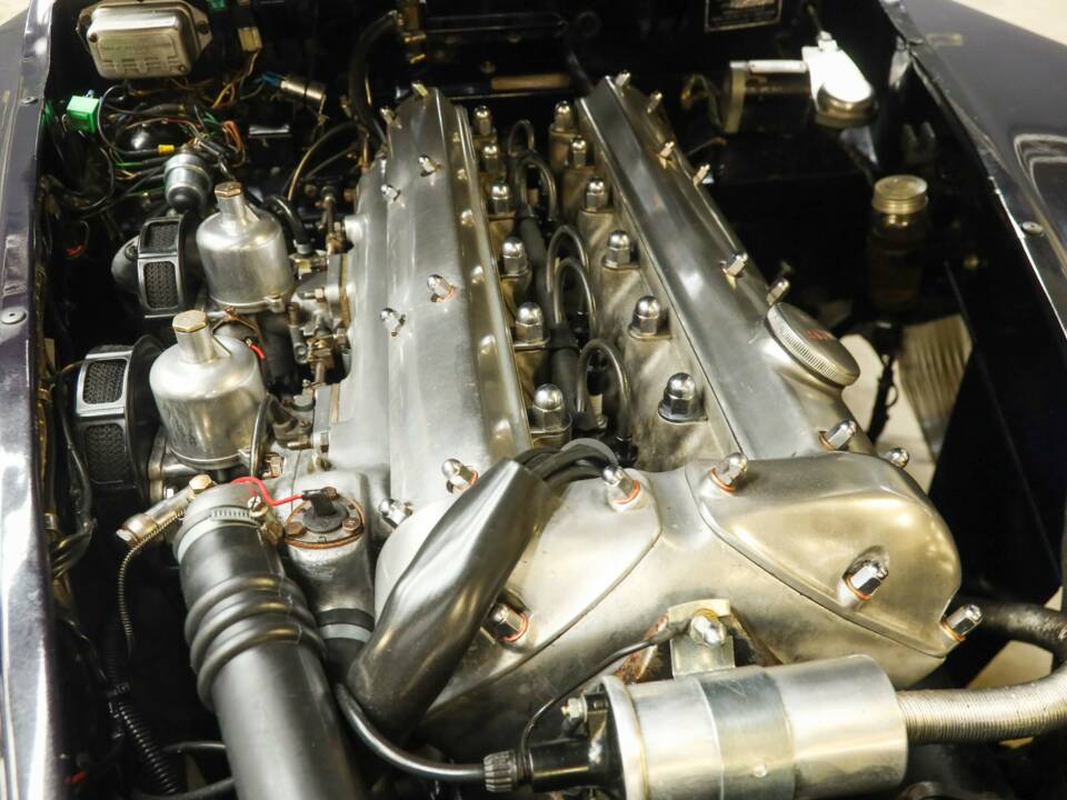 Image 30/50 of Jaguar XK 140 DHC (1955)