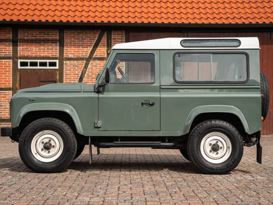 Image 10/42 of Land Rover Defender 90 (2015)