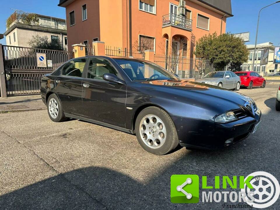 Immagine 3/10 di Alfa Romeo 166 2.0 Twin Spark (1998)