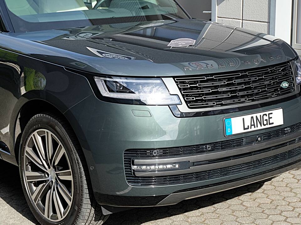 Image 58/61 of Land Rover Range Rover D350 (2025)
