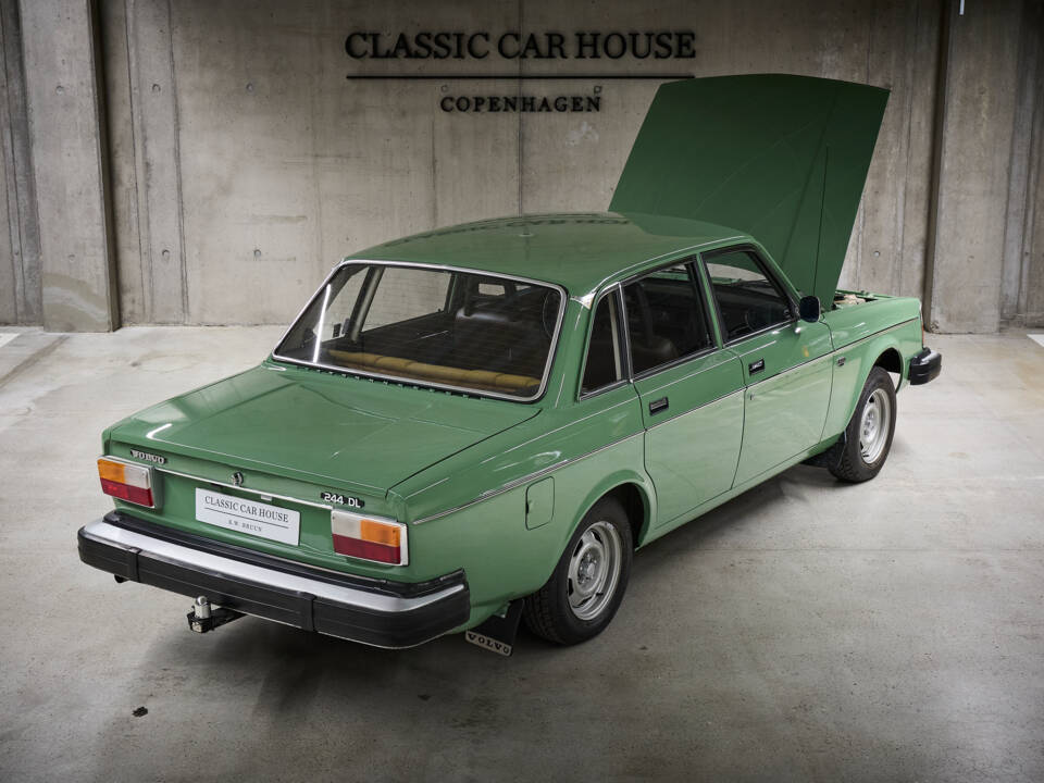 Bild 97/98 von Volvo 244 DL (1975)
