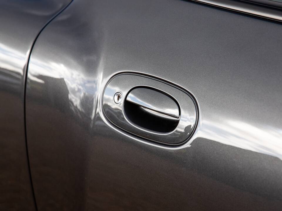 Image 36/92 of Aston Martin V12 Vanquish S (2007)