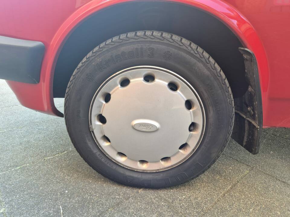 Bild 33/36 von Ford Fiesta 1.6 D (1987)