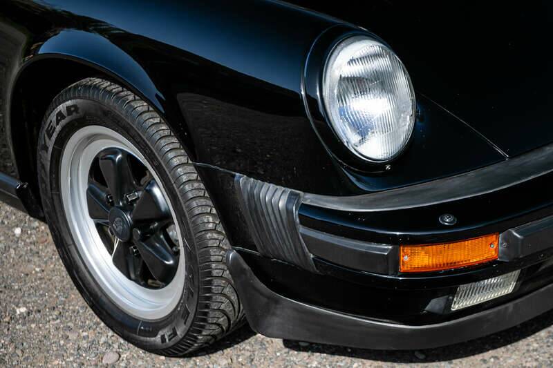 Immagine 20/41 di Porsche 911 Carrera 3.2 (1988)