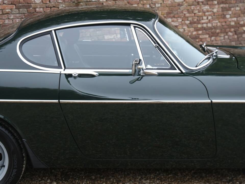 Image 28/50 of Volvo 1800 S (1968)