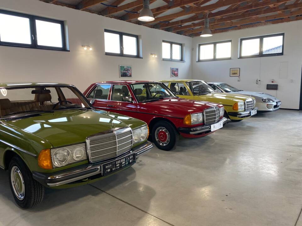 Image 97/100 of Mercedes-Benz 300 D (1983)