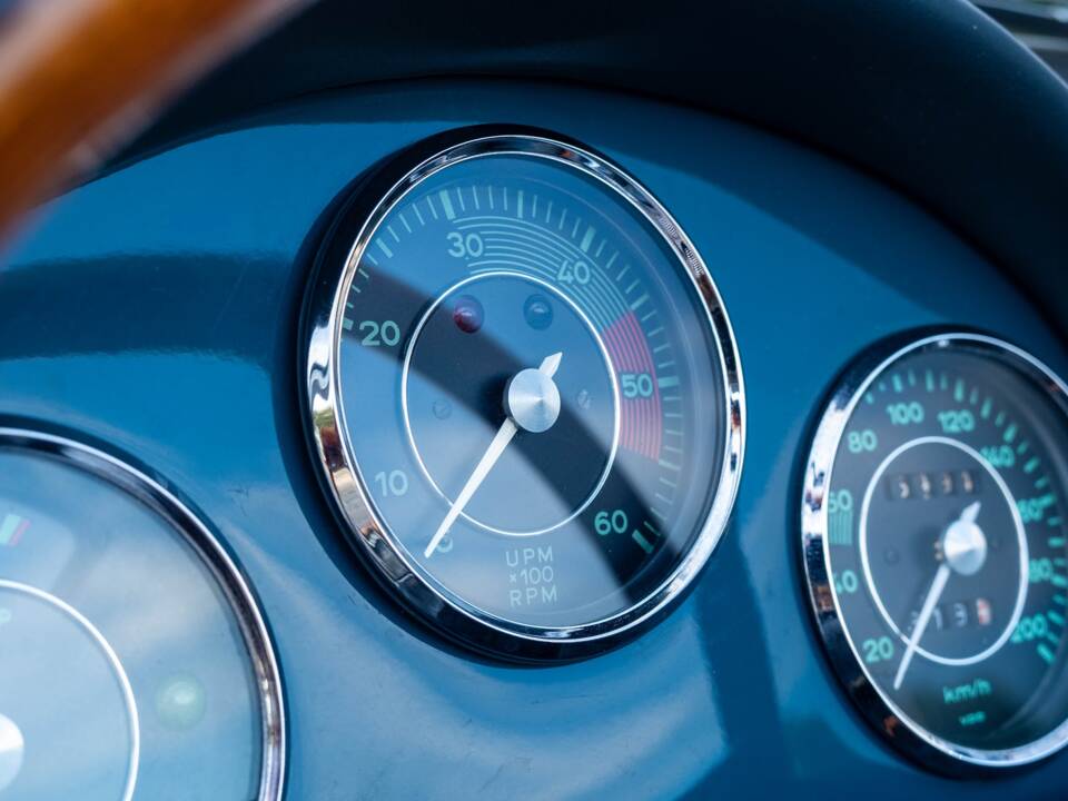 Image 22/33 of Porsche 356 B 1600 Roadster (1961)
