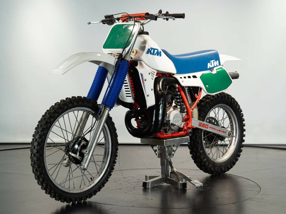 Imagen 8/50 de KTM DUMMY (1984)