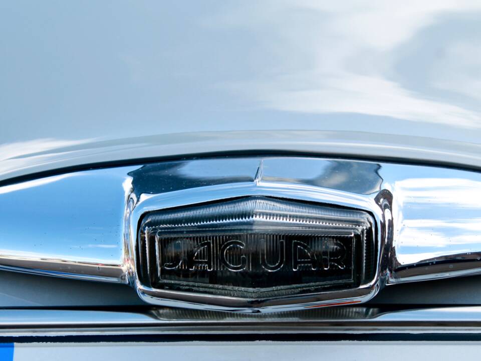 Bild 32/42 von Jaguar 240 (1968)